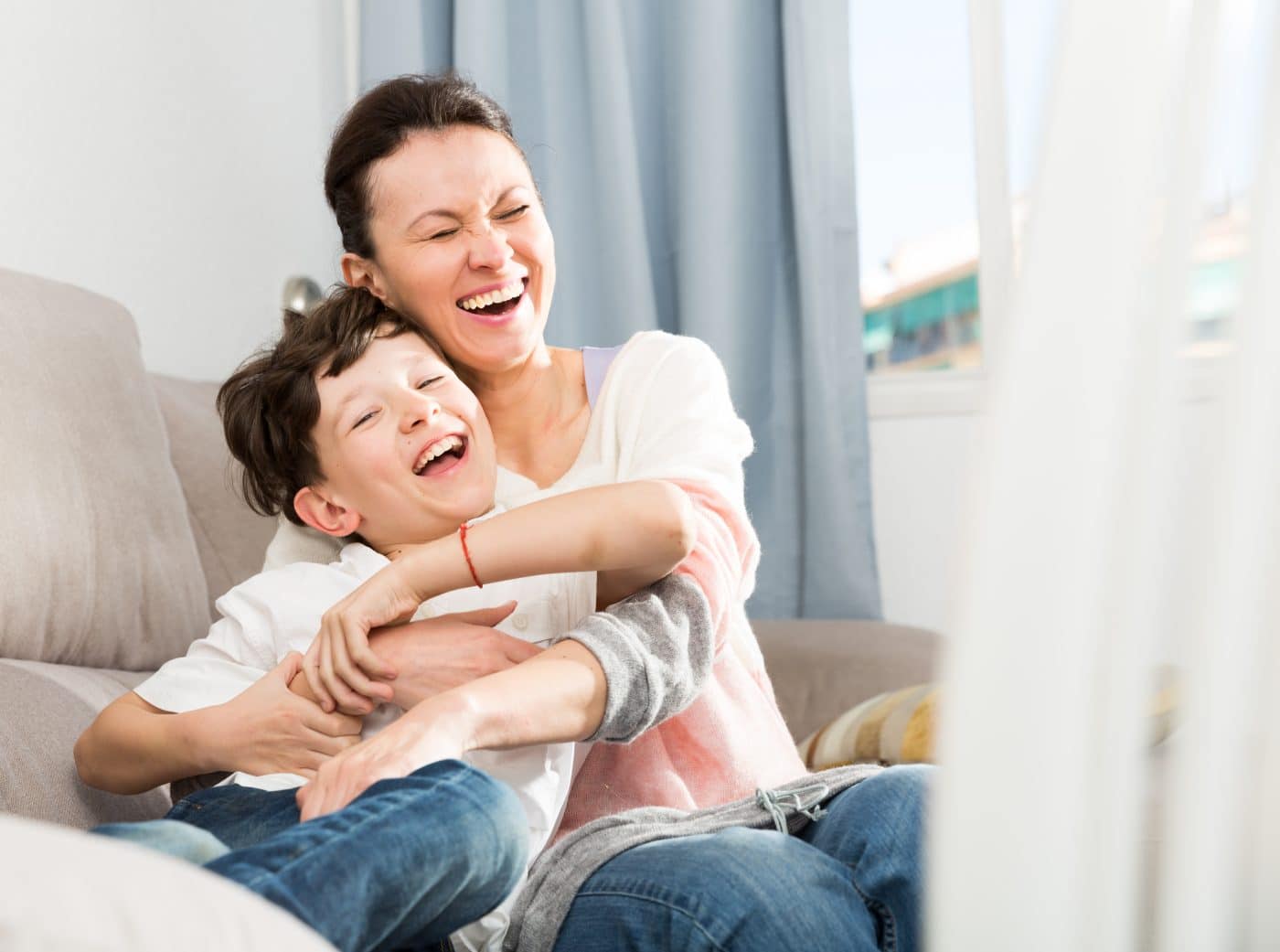 Consejos para Organizar tu Sala y Hacerla Apta para los Hijos
