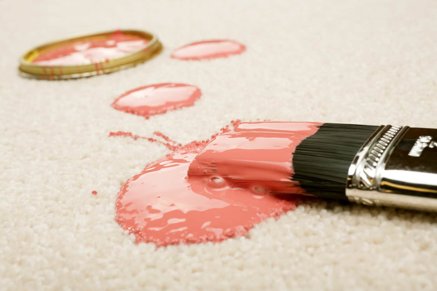 retirar-pintura-de-alfombra