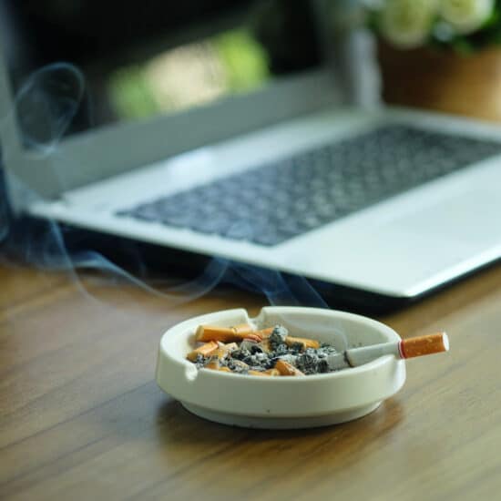 elimiar-olor-a-cigarrillo