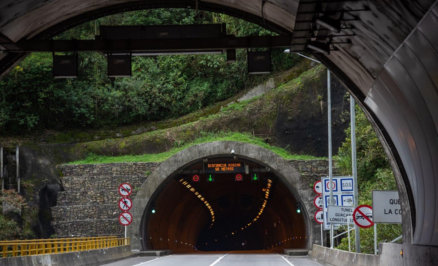 Vía de Villavicencio a Bogotá