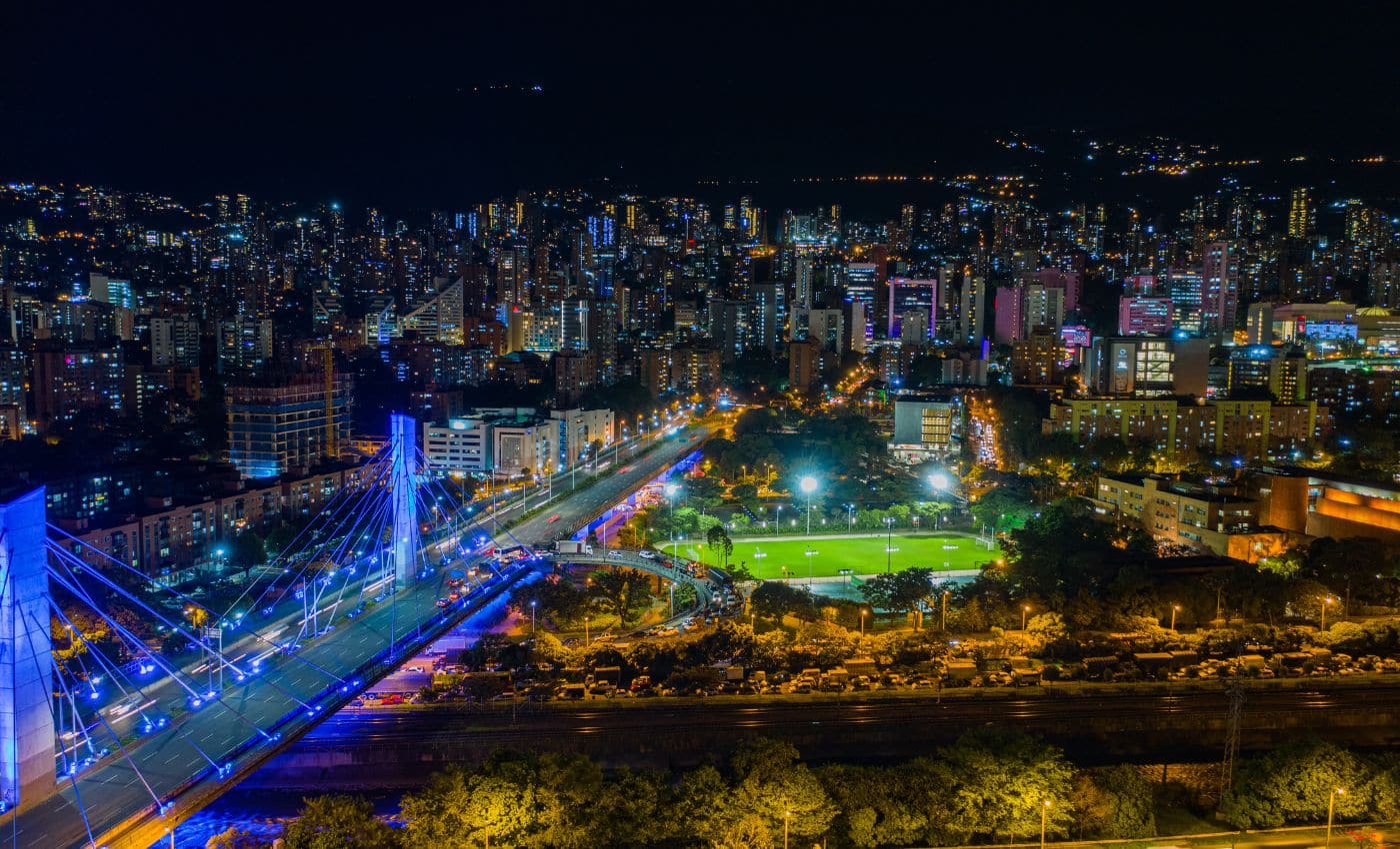 El Poblado es una zona comercial importante en Medellín