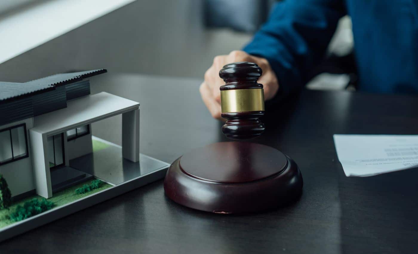 Juez profiere sentencia de restitución de inmueble